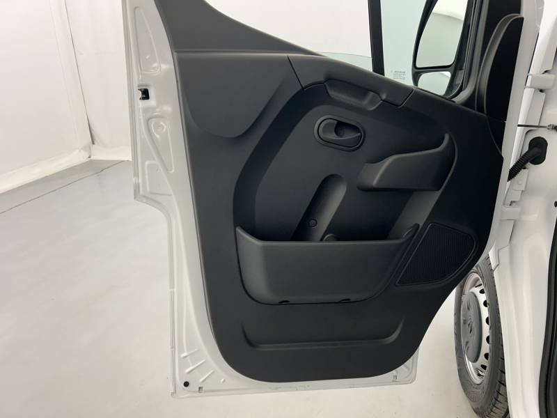 Renault Master - FOURGON FGN TRAC F3500 L3H3 BLUE DCI 135 CONFORT